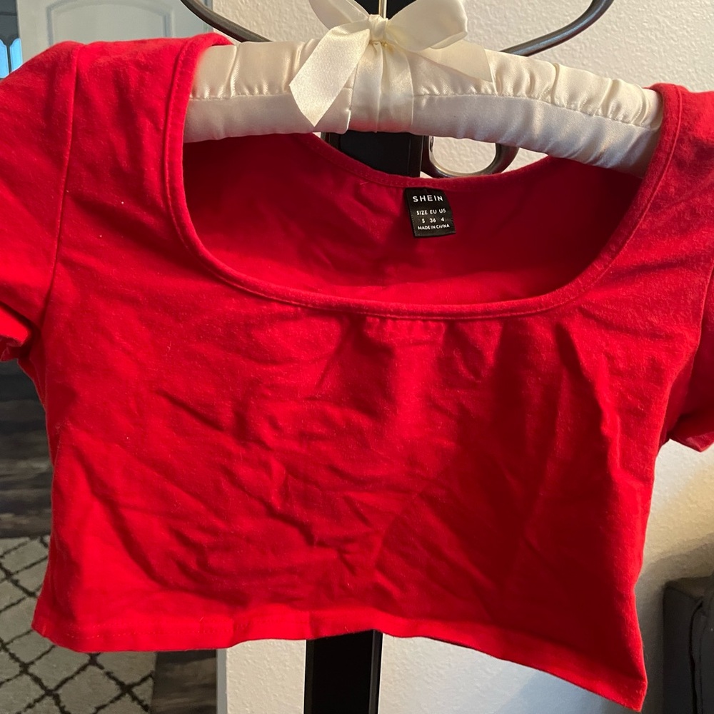 Shein red crop tShirt size Small